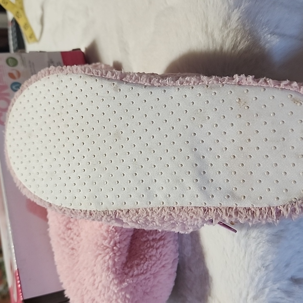 CONAIR PINK WOMEN'S MASSAGING SLIPPERS. - Picture 7 of 7